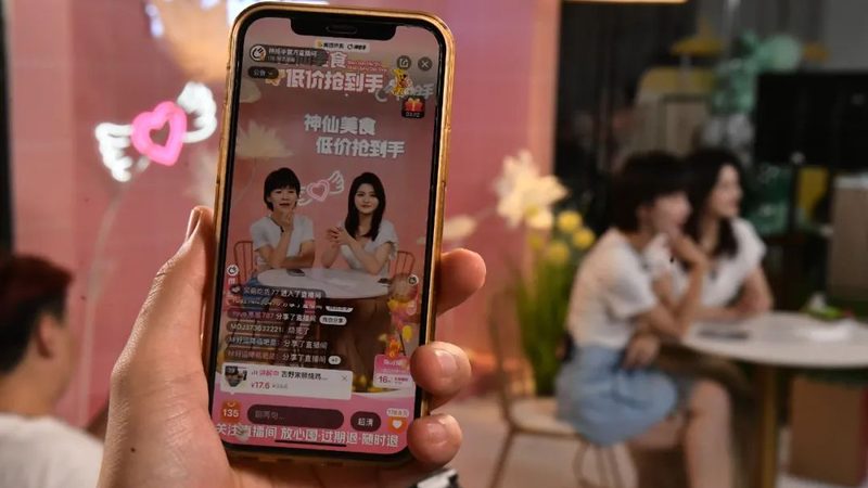 住家月嫂与月子中心：优缺点对比解析